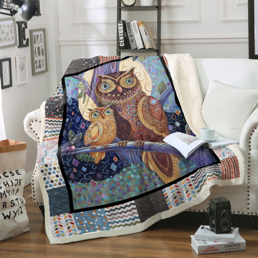 The little owl with mom blanket 2