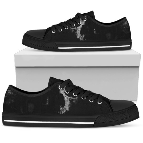 Black skull low top shoes 2